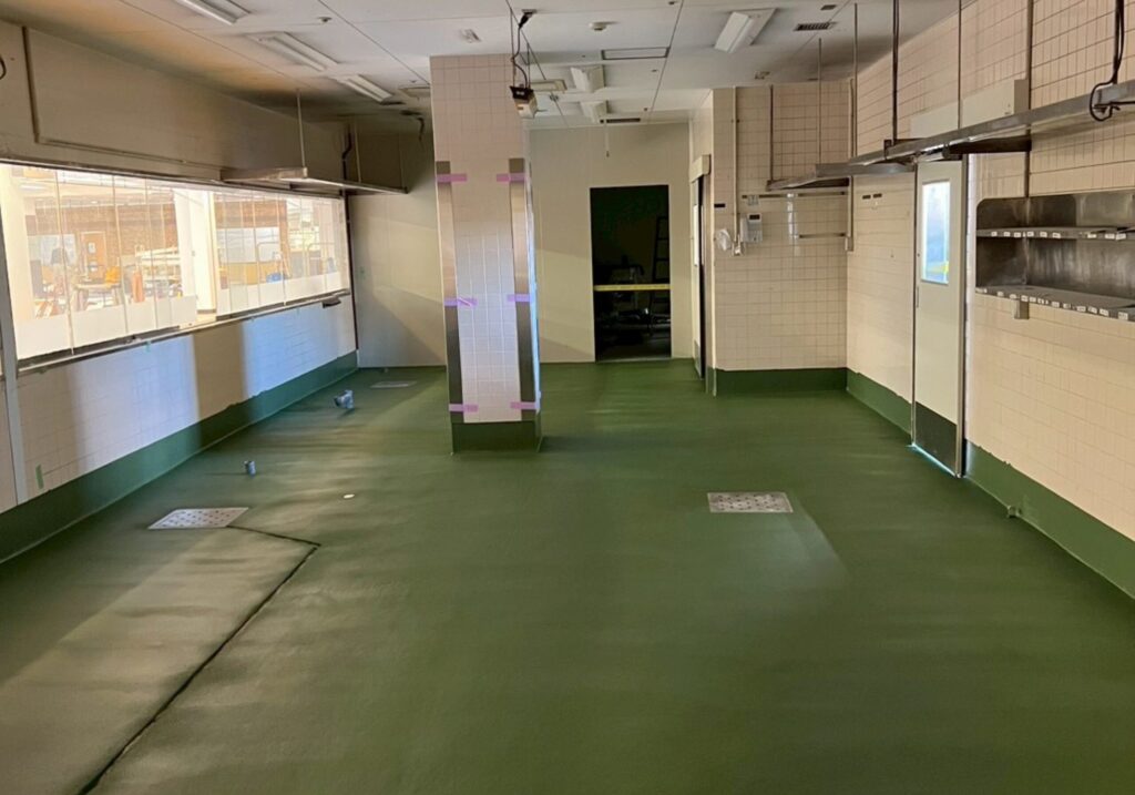 三重県 鈴鹿市 塗床工事 防蝕工事 樹脂ランニング工事 コンクリート防蝕 各種薬品タンク 工場床面 防水工事 止水工事 表面保護 剝落防止工事 塗装工事