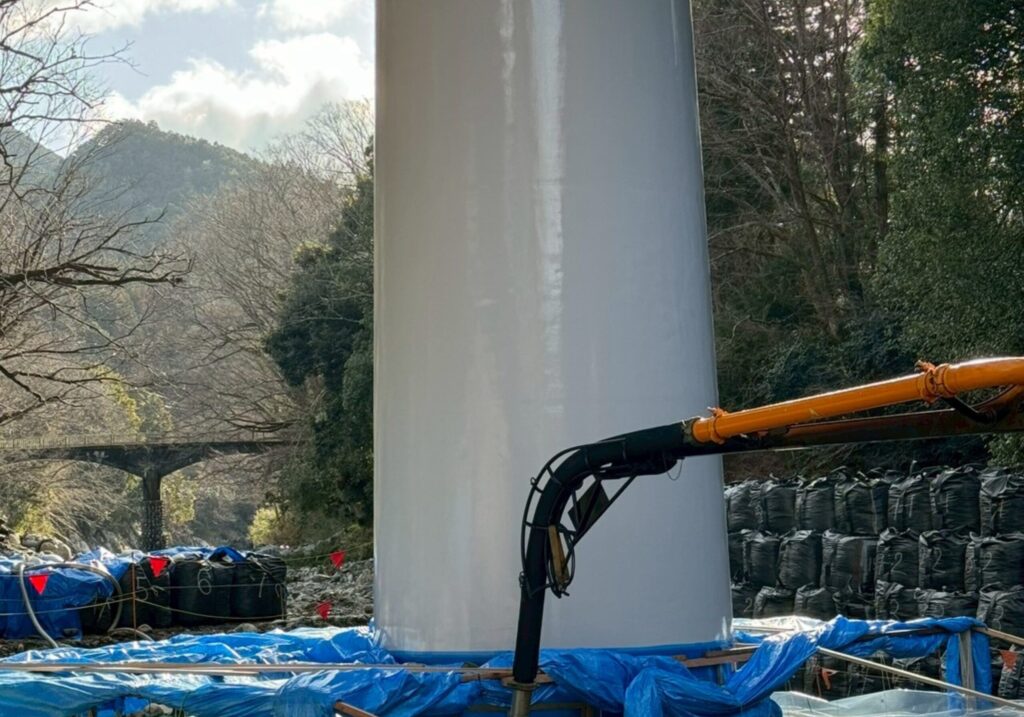 三重県 鈴鹿市 塗床工事 防蝕工事 樹脂ランニング工事 コンクリート防蝕 各種薬品タンク 工場床面 防水工事 止水工事 表面保護 剝落防止工事 塗装工事