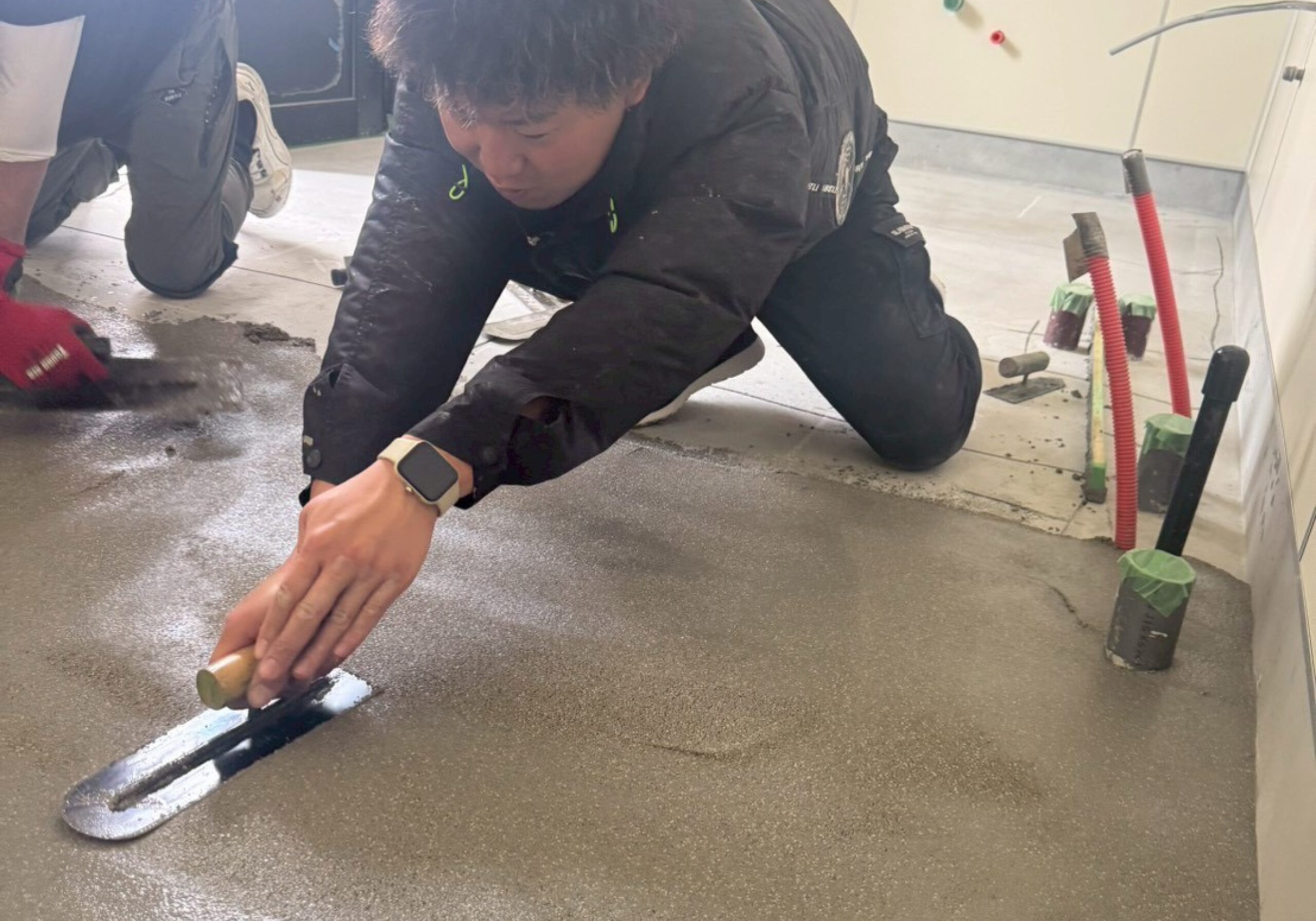 三重県 鈴鹿市 塗床工事 防蝕工事 樹脂ランニング工事 コンクリート防蝕 各種薬品タンク 工場床面 防水工事 止水工事 表面保護 剝落防止工事 塗装工事