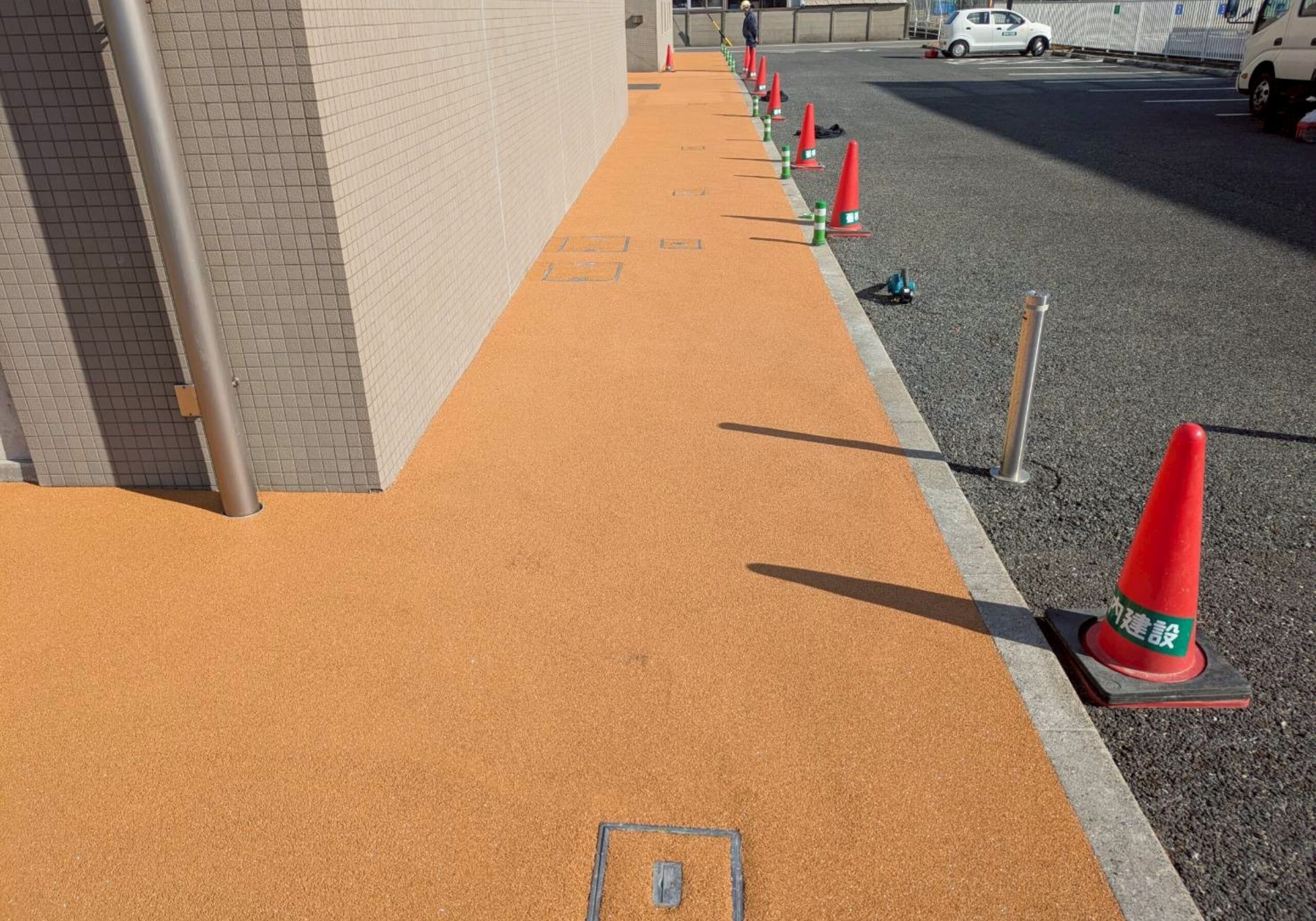 三重県 鈴鹿市 ゴムチップ舗装 塗床工事 防蝕工事 樹脂ランニング工事 コンクリート防蝕 各種薬品タンク 工場床面 防水工事 止水工事 表面保護 剝落防止工事 塗装工事
