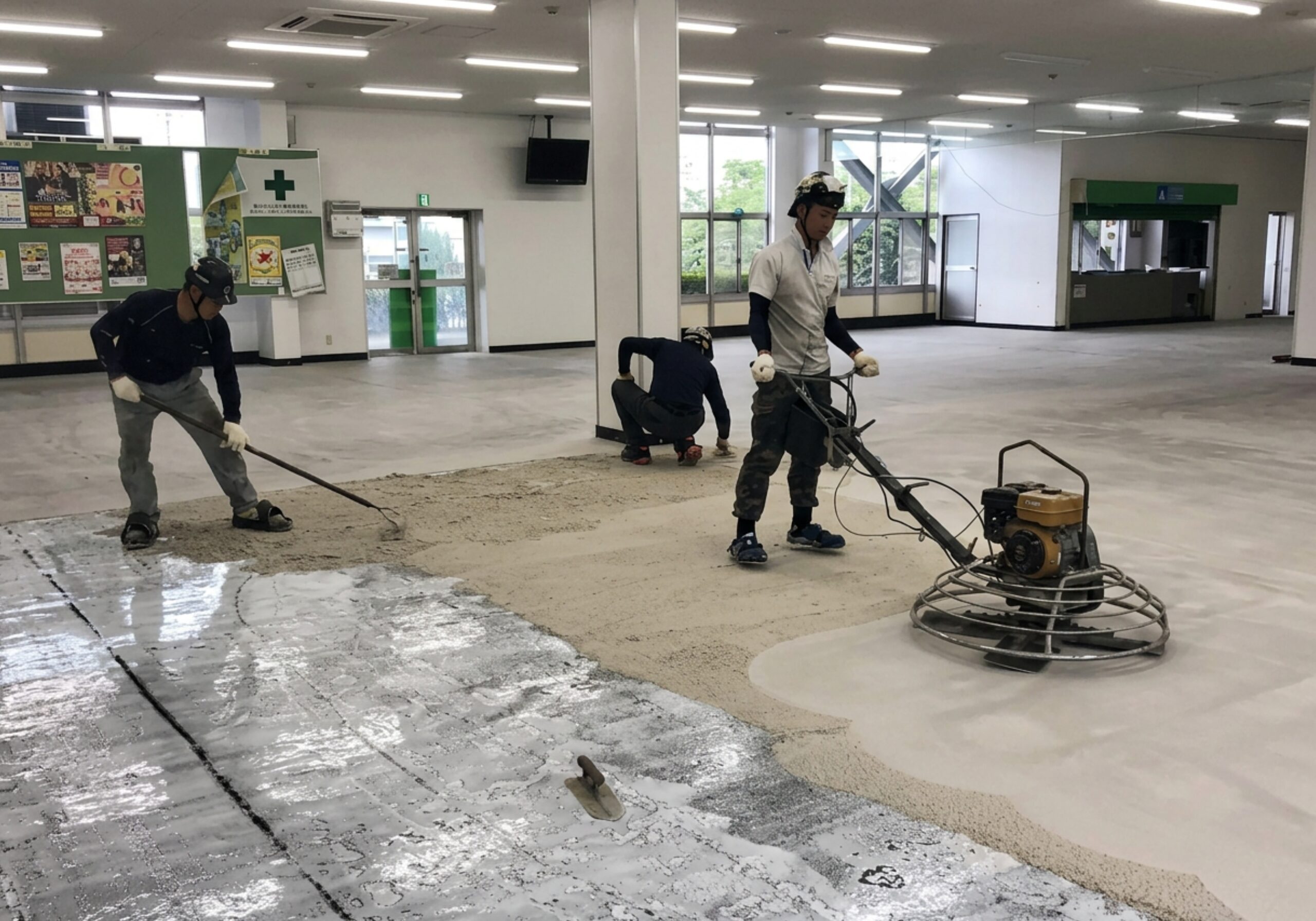三重県 鈴鹿市 塗床工事 防蝕工事 樹脂ランニング工事 コンクリート防蝕 各種薬品タンク 工場床面 防水工事 止水工事 表面保護 剝落防止工事 塗装工事
